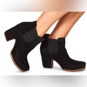 KORK EASY Black Suede Women's Ankle Booties size 8.5